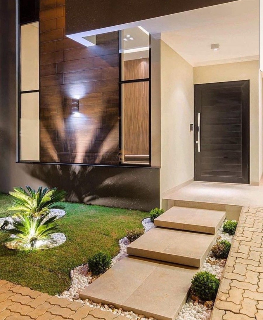 Освещение входа в дом