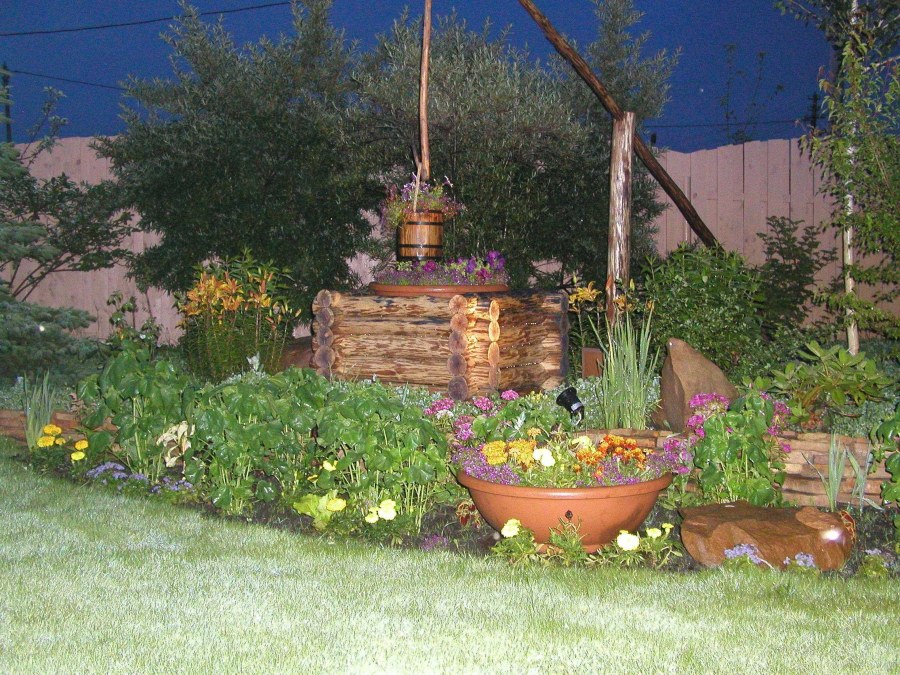 Участок в деревенском стиле