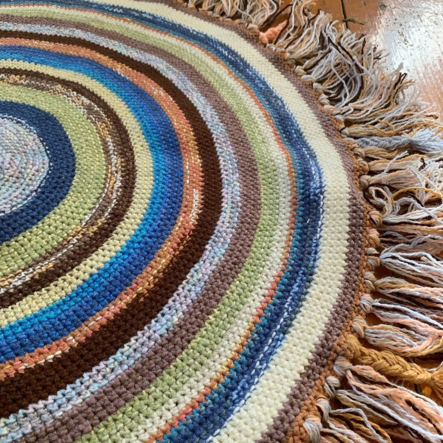 Ковер круглый современный