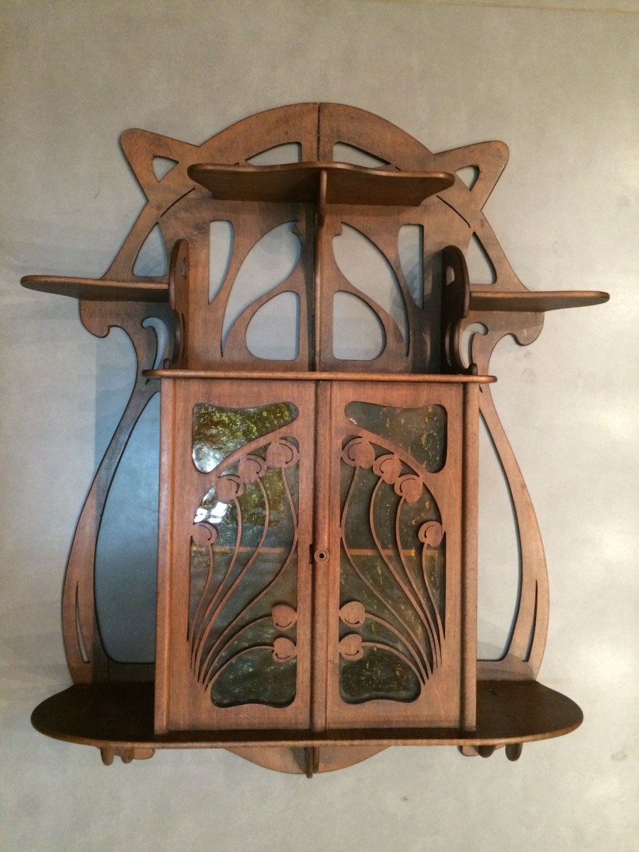 Антонио Гауди мебель