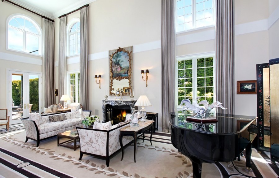 Гостиная с роялем