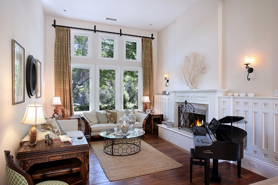 Гостиная с роялем