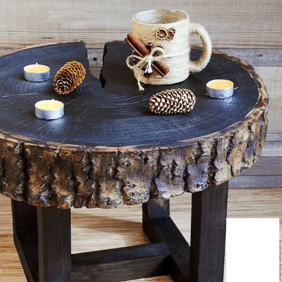 Стол из спилов дерева