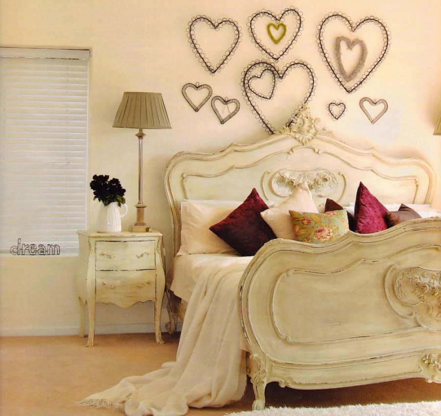 Декорация стены в спальне