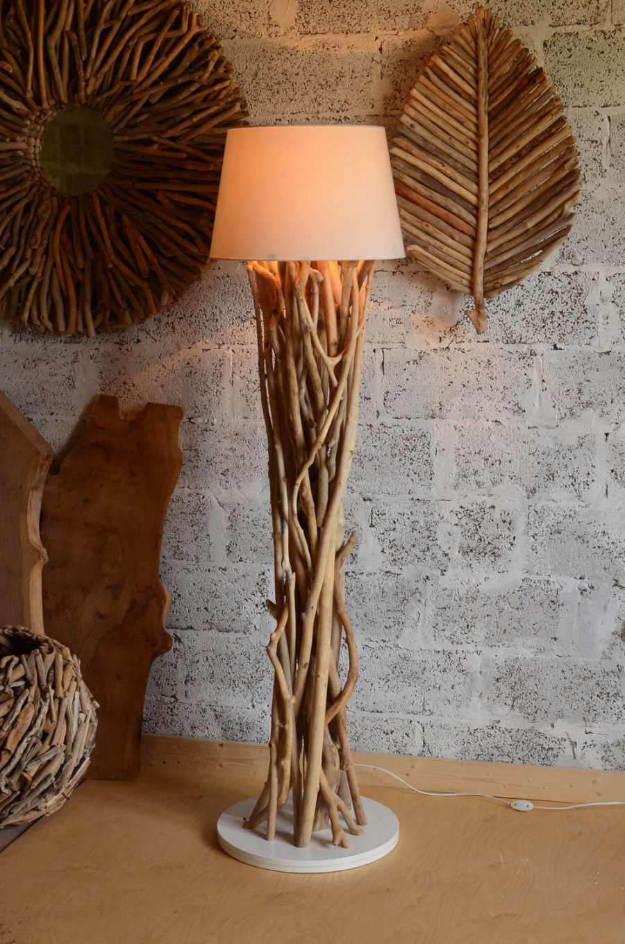 Коряги в интерьере квартиры