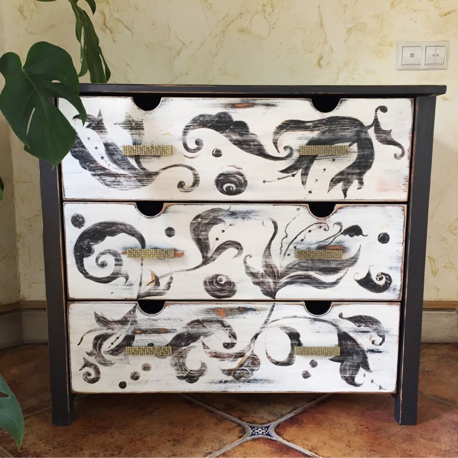 Мебель с росписью в стиле Шинуазри