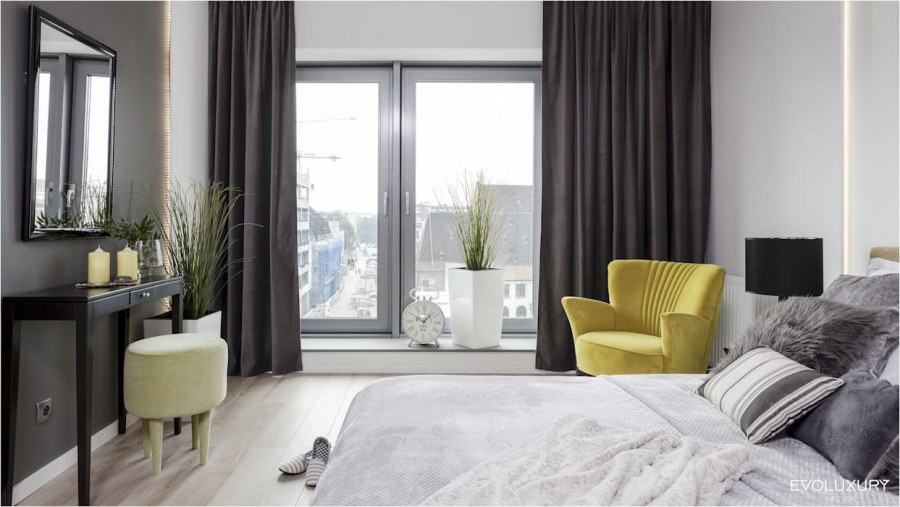 Серые окна в интерьере