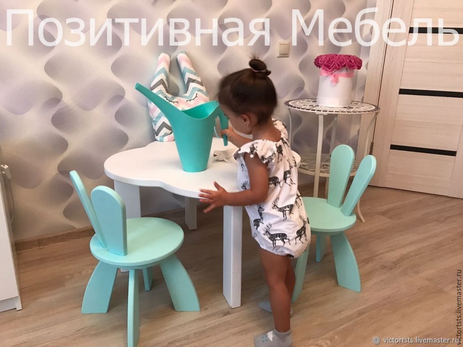Стол и стул для ребенка облачко