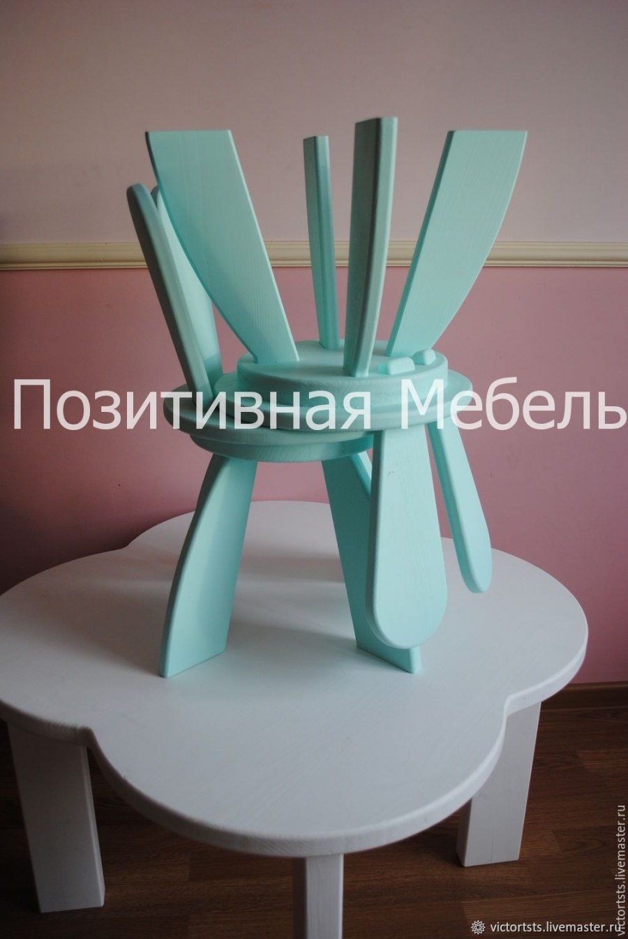 Детский столик