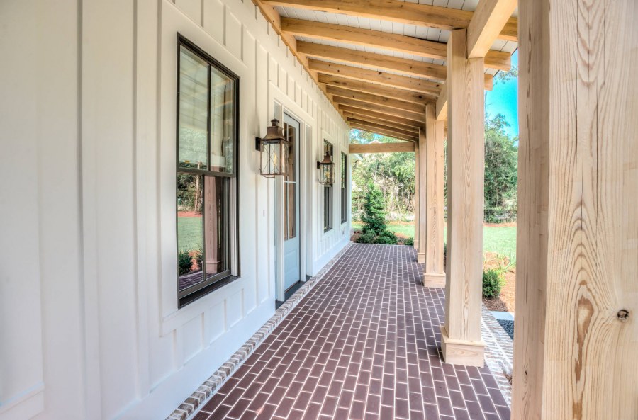 Отделка колонн террасы