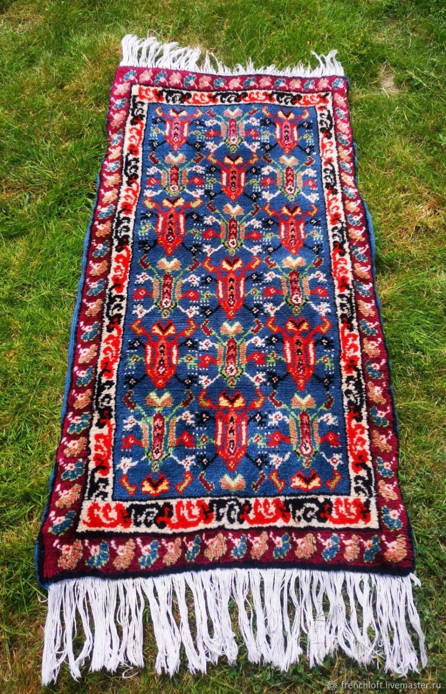 Шерстяной ковер