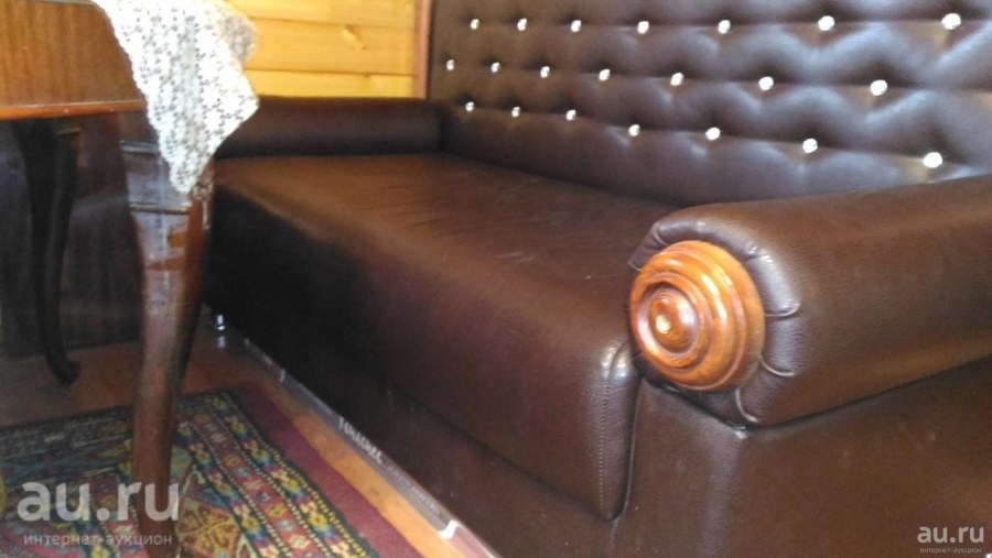 Диван с валиками