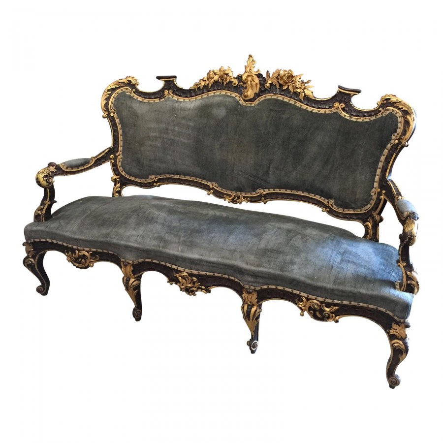 Диван старинный деревянный