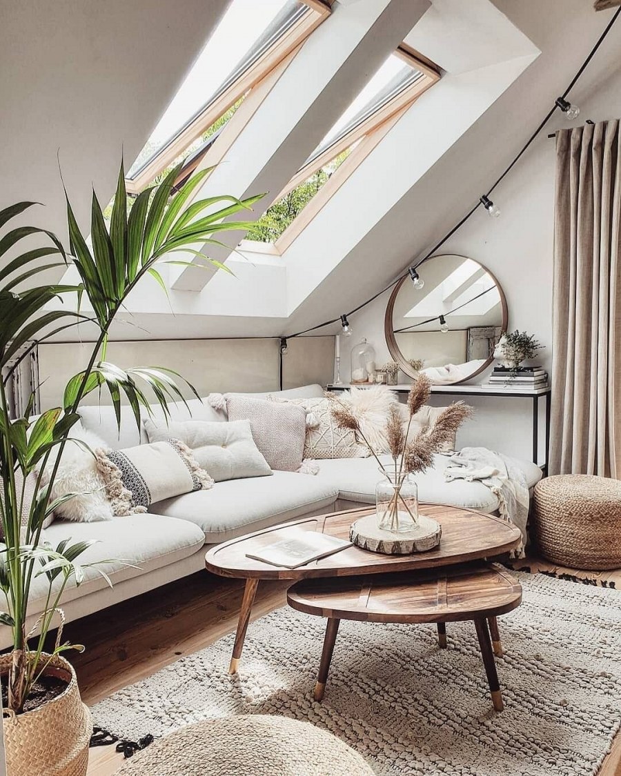 Уютная гостиная мансарда