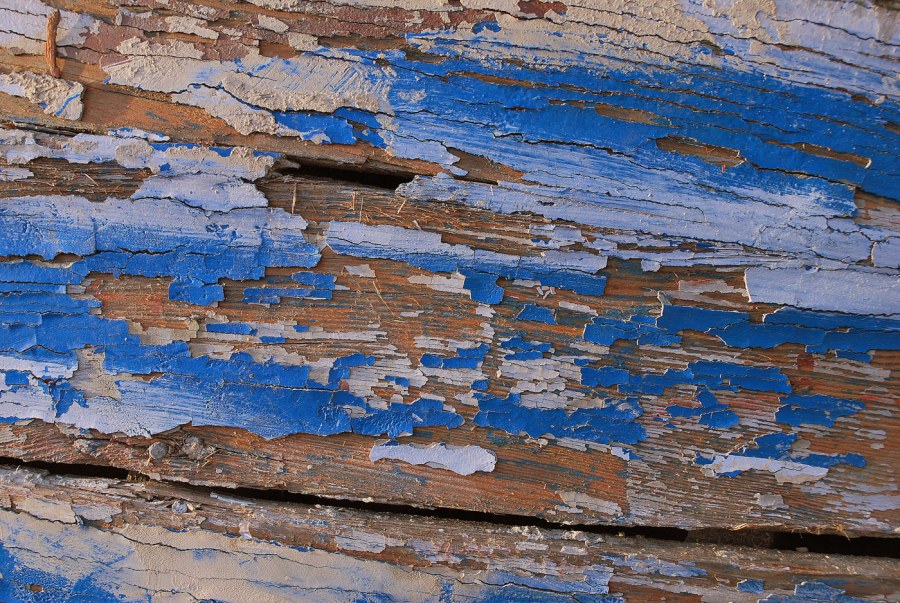 Старая краска на дереве