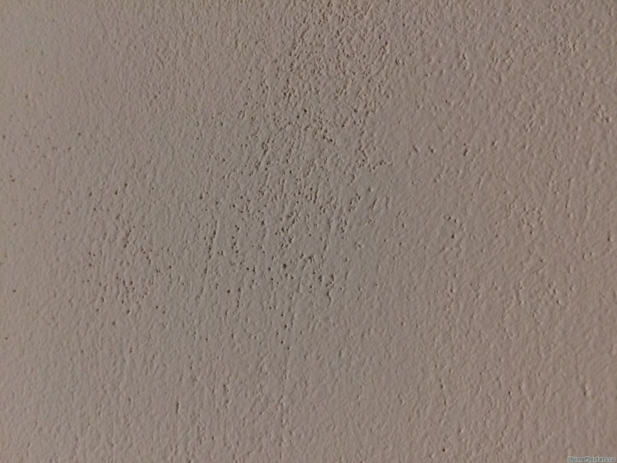 Дефекты на стене после покраски