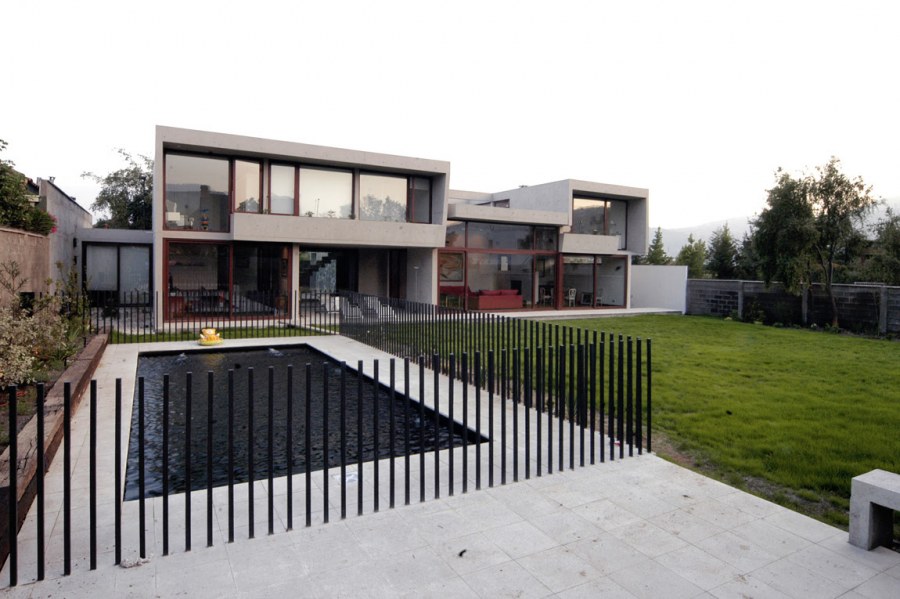 Забор в стиле Хай тек