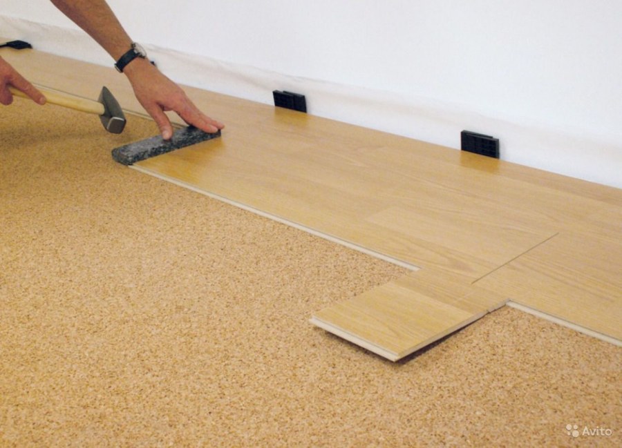 Укладка напольных покрытий
