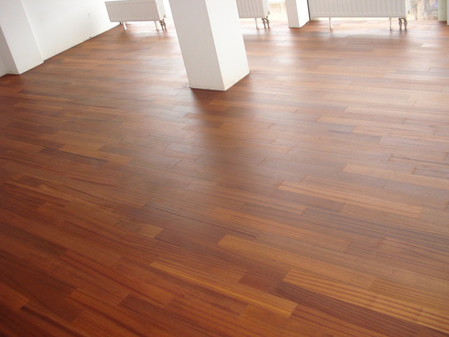 Паркетное покрытие для комнаты