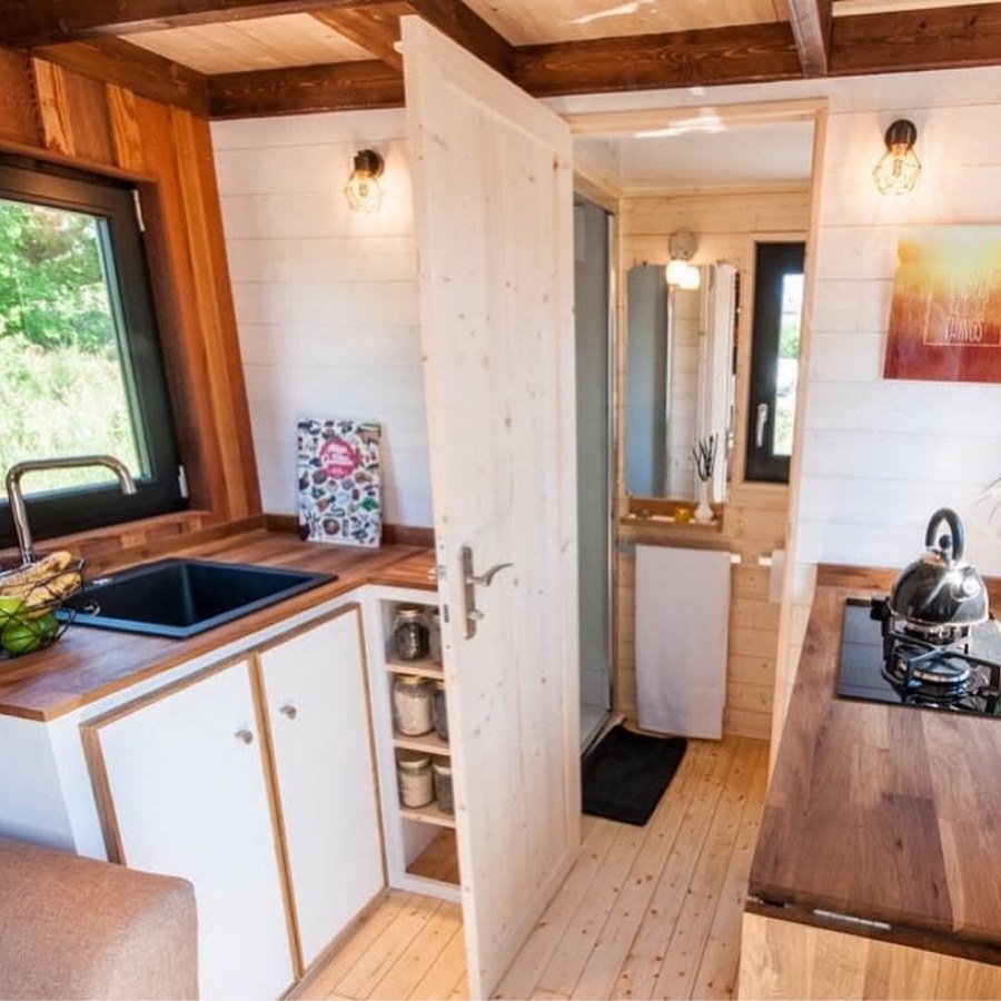 Маленькие домики внутри и снаружи