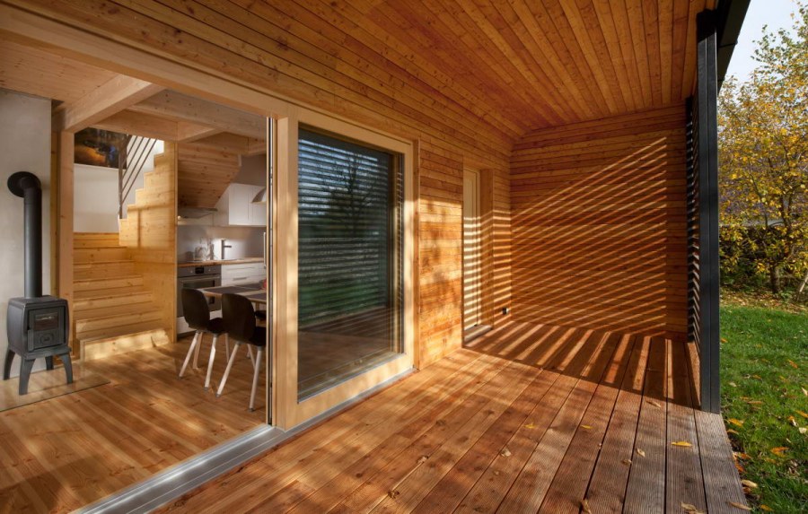 Дощатый дачный домик