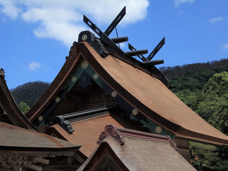 Храм Идзумо Дайдзингу в Камеоке, Киото,