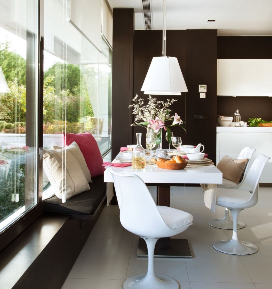 Обеденная зона в эркере