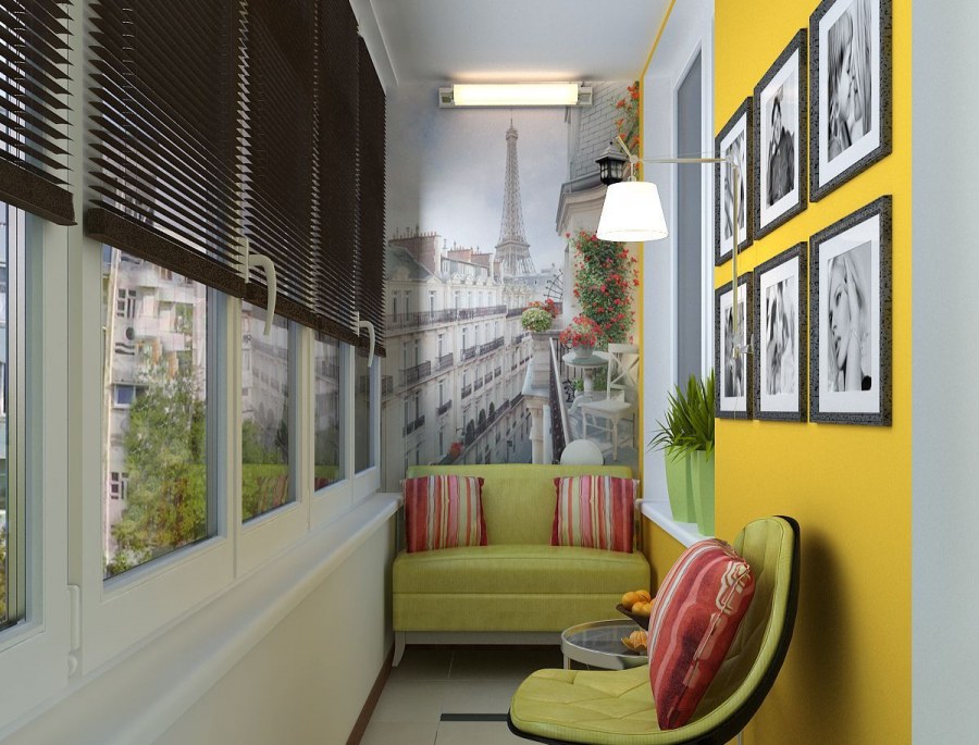 Желтый балкон