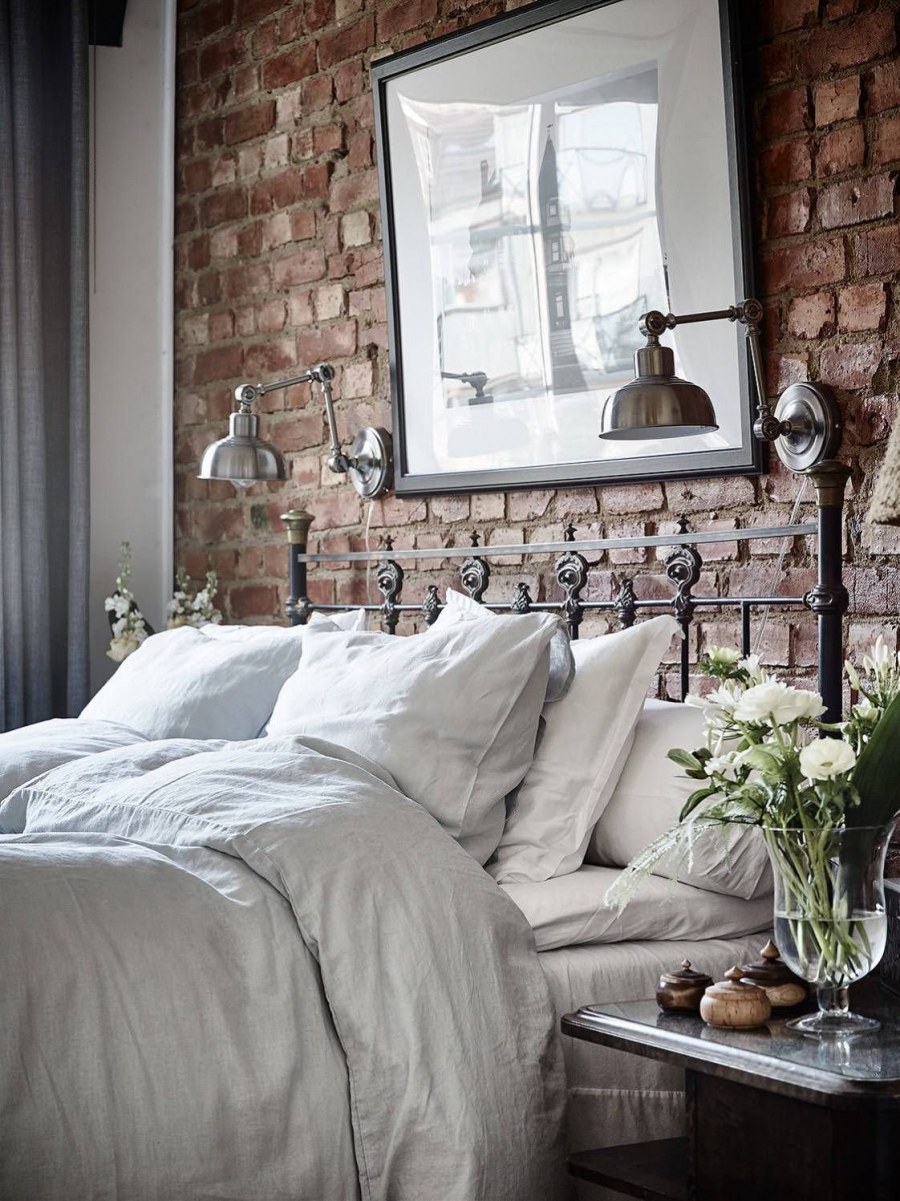 Декоративный кирпич в спальне