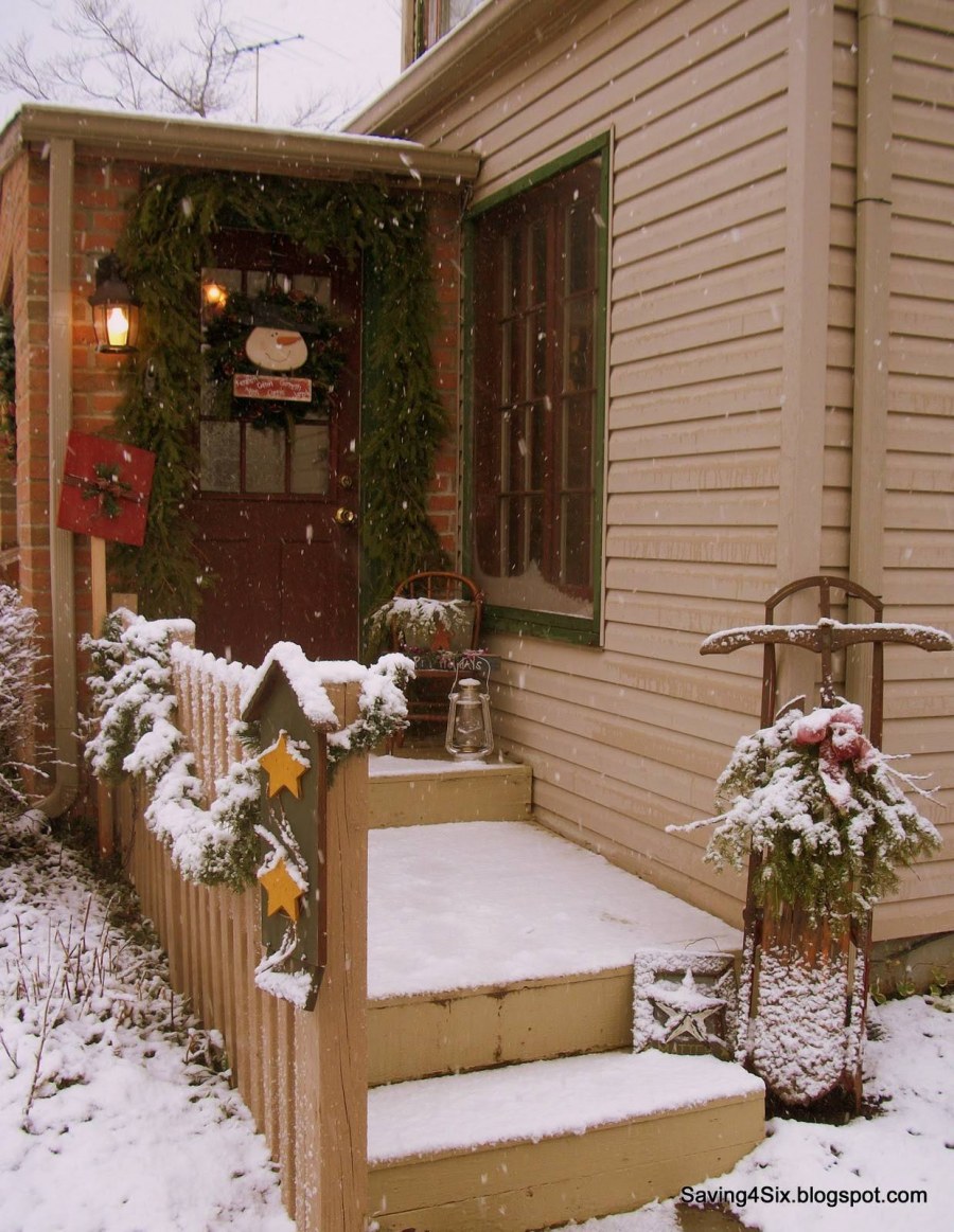 Новогоднее украшение крыльца