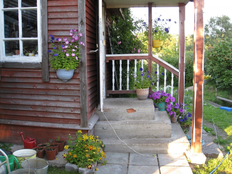 Украшение загородного дома