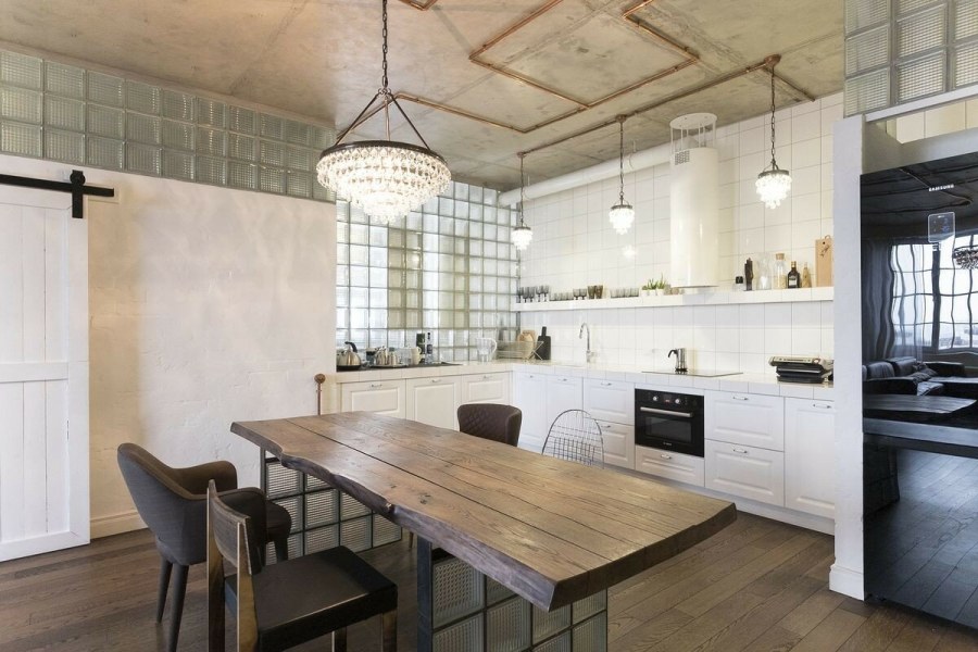 Кухня с эркером в стиле лофт