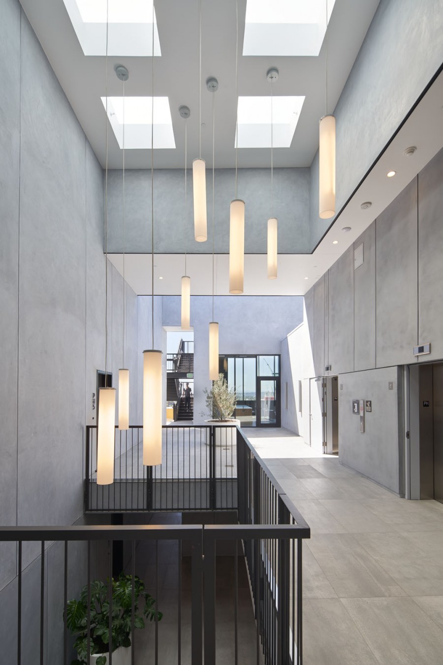 Верхний свет в интерьере