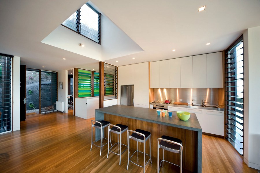 Бра вверх вниз в интерьере кухни