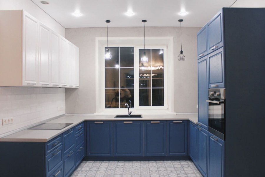 Голубые кухни п образные