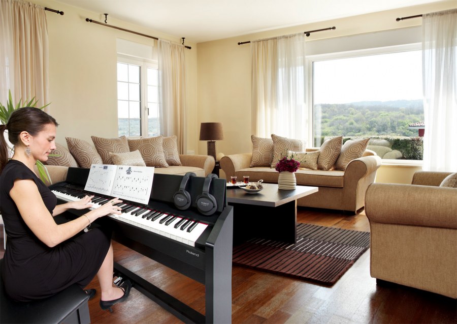 Гостиная с синтезатором