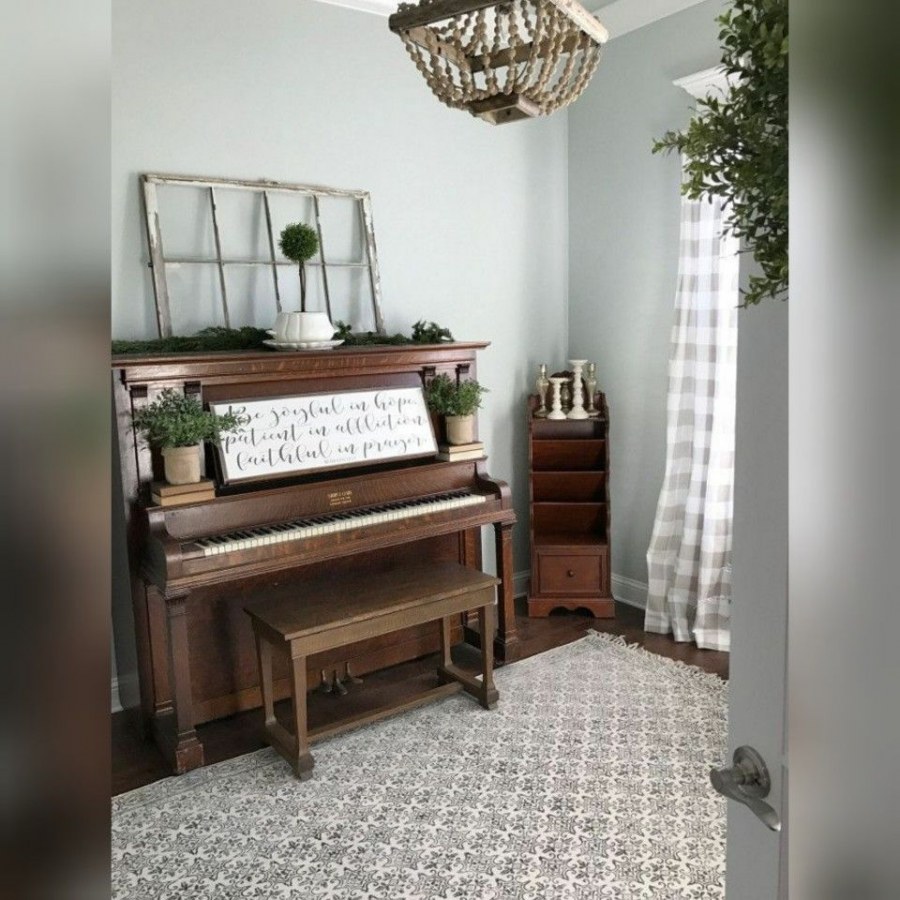 Электропианино в интерьере