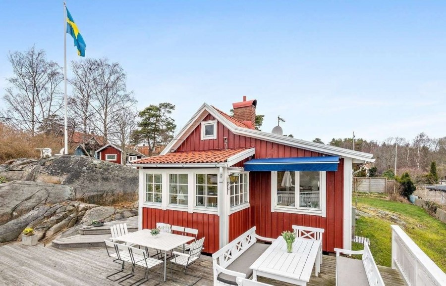 Красный дом в скандинавском стиле