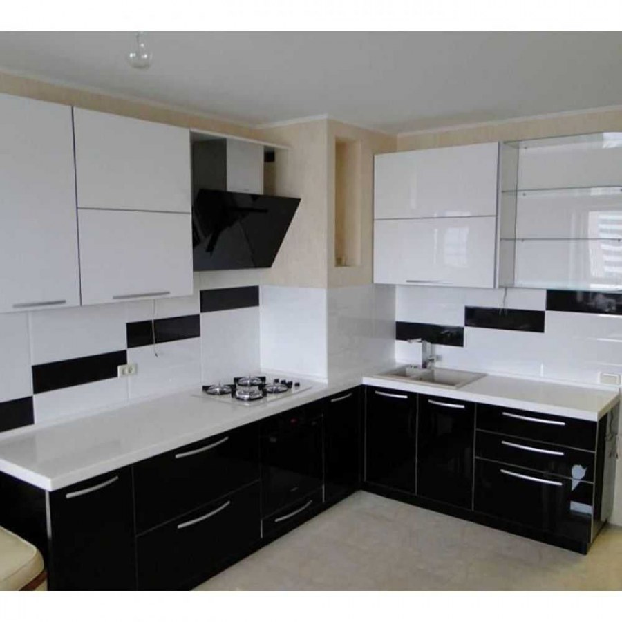 Черно белая кухня