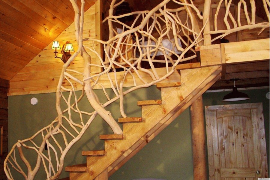 Необычные деревянные перила