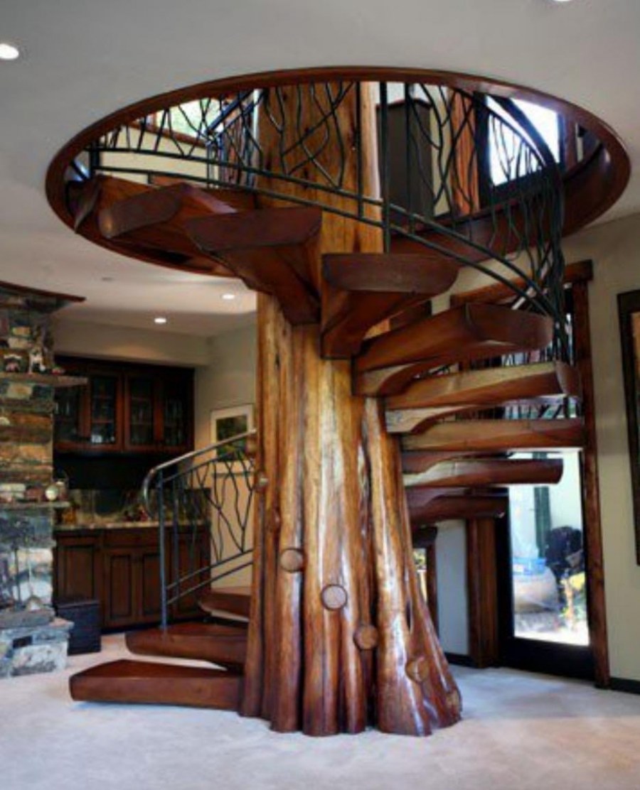 Необычные лестницы из дерева