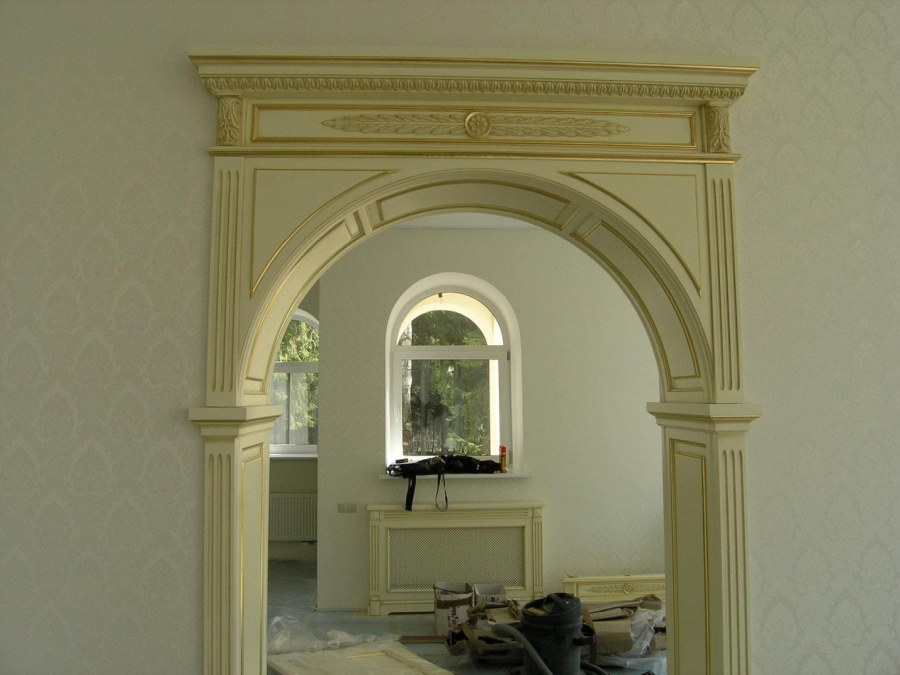 Арочный дверной проем