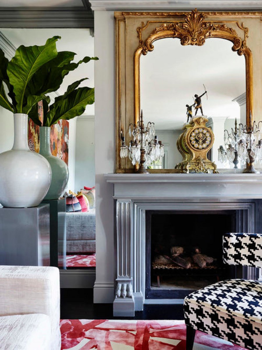 Камин в Парижской квартире