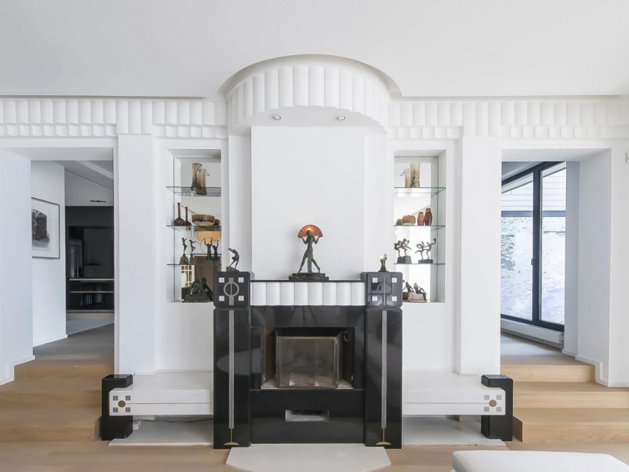 Камин в стиле арт деко