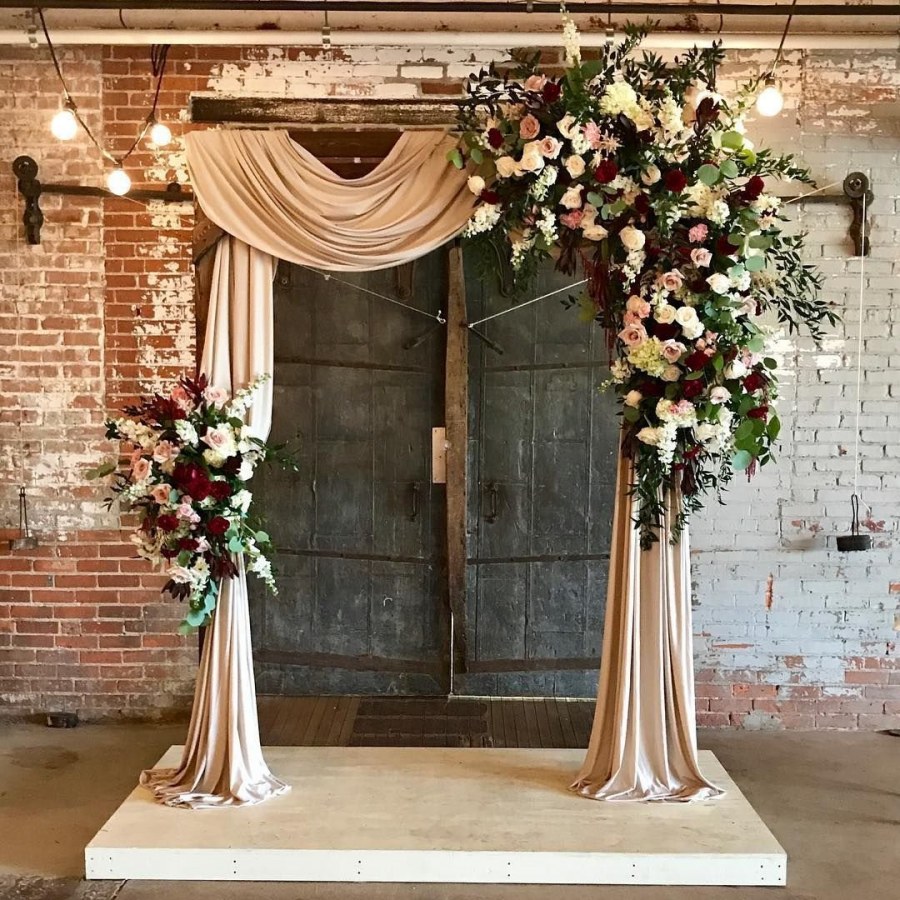 Свадебная арка в стиле лофт