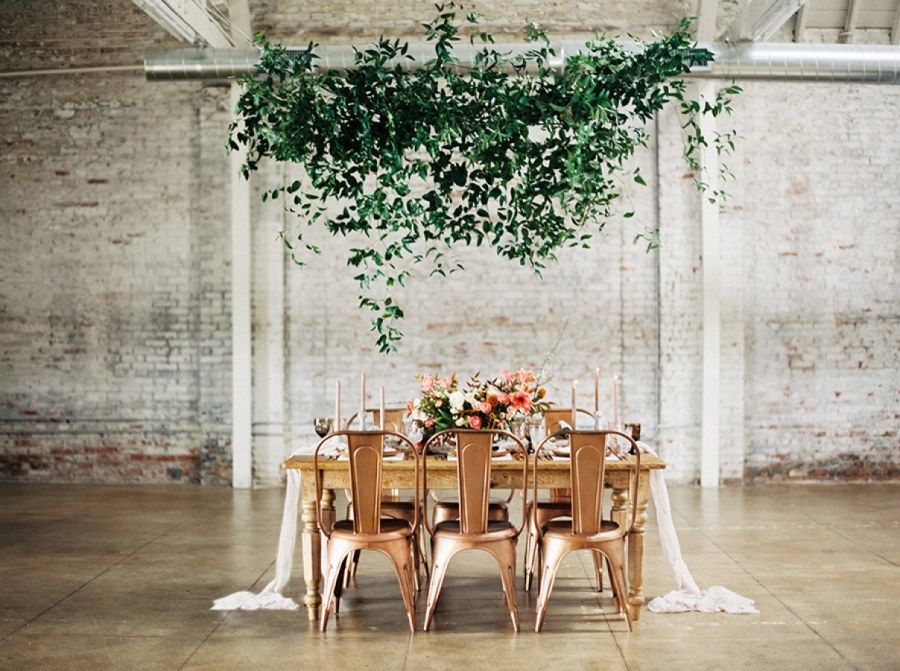 Деревянный задник на свадьбу