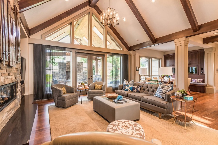 Кухня гостиная с камином