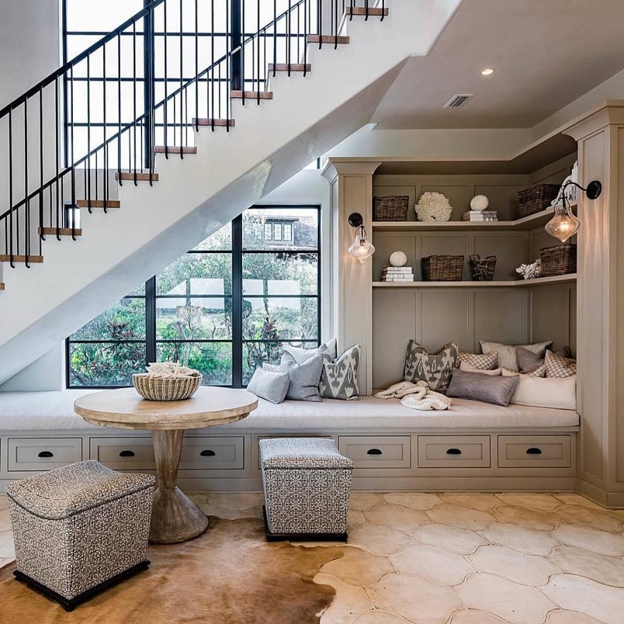 Лестница в интерьере