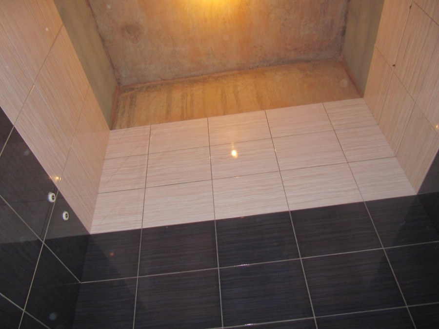 Укладка плитки в душевой