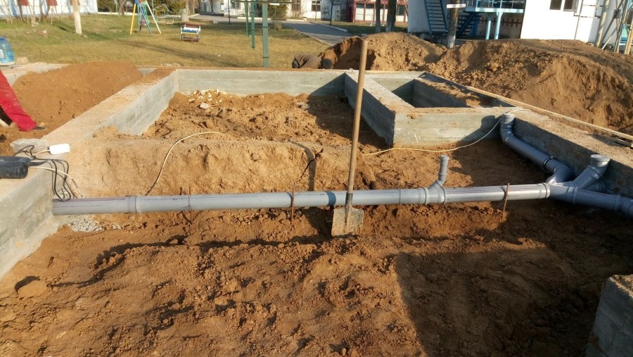 Канализация в фундаменте